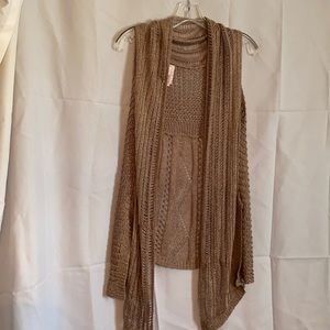Sleeveless cardigan by Willa, size Small